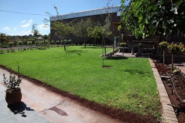Wisteria Lane Guesthouse Postmasburg Exterior photo